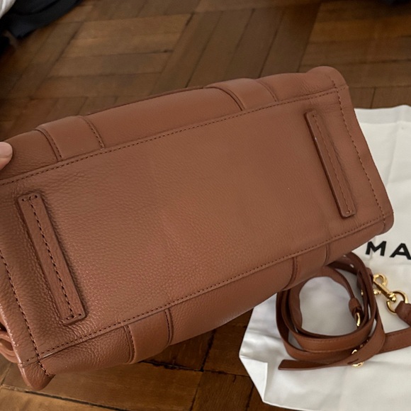 Marc Jacobs The Leather Medium Tote Bag - Picture 5 of 7